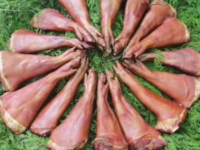 重庆特产柴火烟熏腊猪蹄子风干腊肉腊猪脚杆猪腿整只图3
