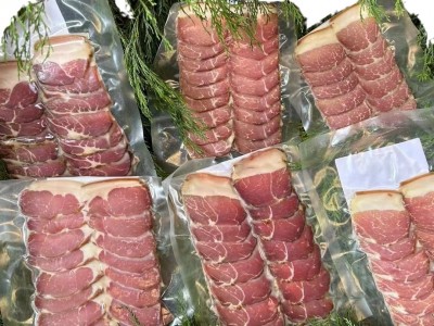 重庆柴火烟熏五花腊肉腊味咸肉特色川味下酒菜烹饪食用原切五花肉图5