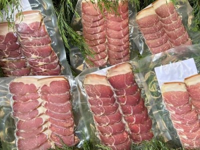 重庆柴火烟熏五花腊肉腊味咸肉特色川味下酒菜烹饪食用原切五花肉图2