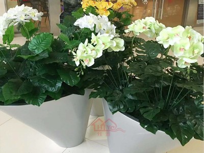 异形玻璃钢圆锥落地仿不锈钢花盆组合商场酒店大堂写字楼美陈花器图3
