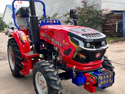 雷沃M704-2H拖拉机去补直提 504拖拉机耕地机 904四驱耕田机图4