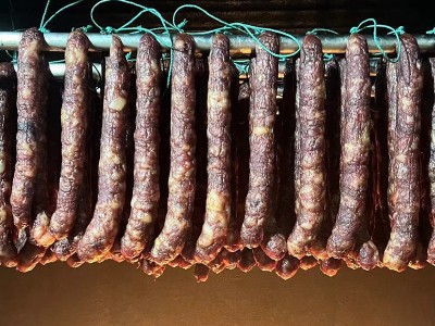 腊肠正宗四川麻辣香肠纯肉川味特产腊货餐饮传统烟熏农家自制腊肉图4