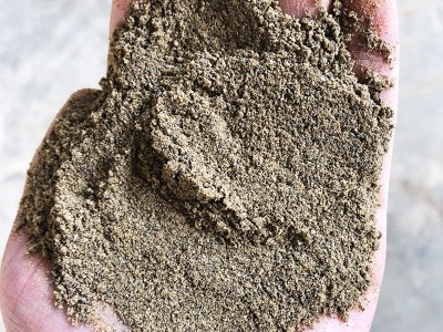 厂家批发蒸汽干燥鱼粉蛋白68秘鲁鱼粉水产养殖鸭狐狸貂猪饲料剂图4