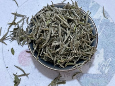 福鼎白茶2022年一级白毫银针毫香蜜韵可定制规格包装厂家批发图3