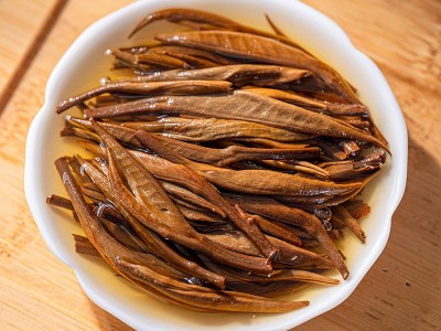 云南凤庆滇红大金针批发源产地直发金针蜜芽滇红散茶云南红茶现货图4