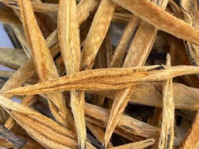 头春滇红理条金芽大金针 凤庆红茶批发金 直条 汤亮香甜图3