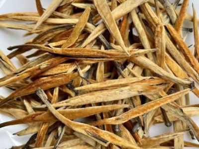 头春滇红理条金芽大金针 凤庆红茶批发金 直条 汤亮香甜图2