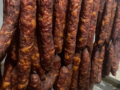 腊肠香肠贵州农家烟熏腊肉厂家口味定做支持代发500g真空包装图4