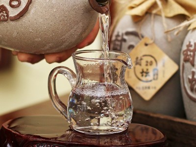 源头白酒厂家52度六坛装纯粮高粱浓香型封坛老酒代发整箱批发图3