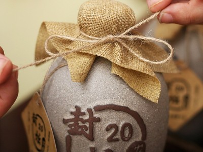 源头白酒厂家52度六坛装纯粮高粱浓香型封坛老酒代发整箱批发图2