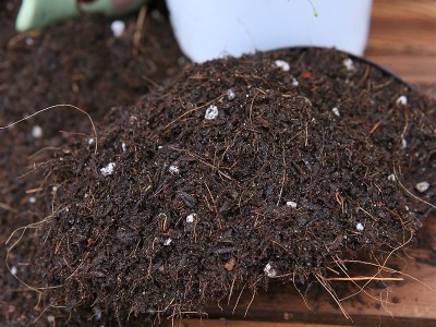 颗粒有机营养土大包种植土通用型养花种菜土草木花肥有机土壤批发图4
