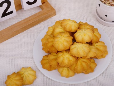 蓝帝堡曲奇饼干黄油曲奇牛奶软香蛋塔饼干休闲零食点心厂家批发图4