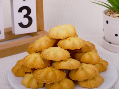蓝帝堡曲奇饼干黄油曲奇牛奶软香蛋塔饼干休闲零食点心厂家批发图2